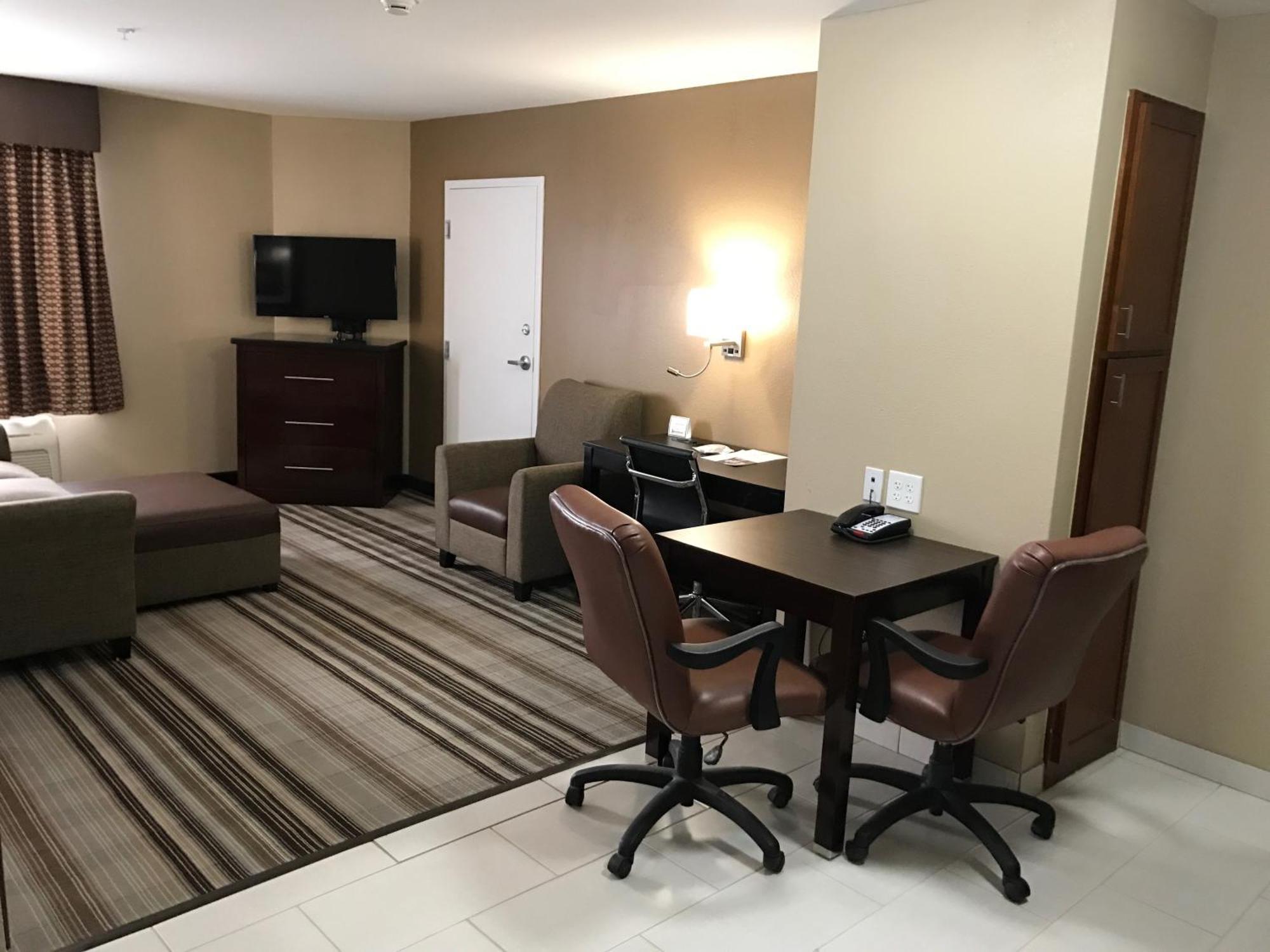 King Suite with Sofa Bed and Kitchen- Non-Smoking
